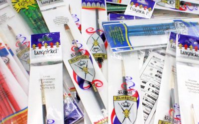 Royal & Langnickel Student Brush Set – 100 Small Pre-Packed Mixed Brushes